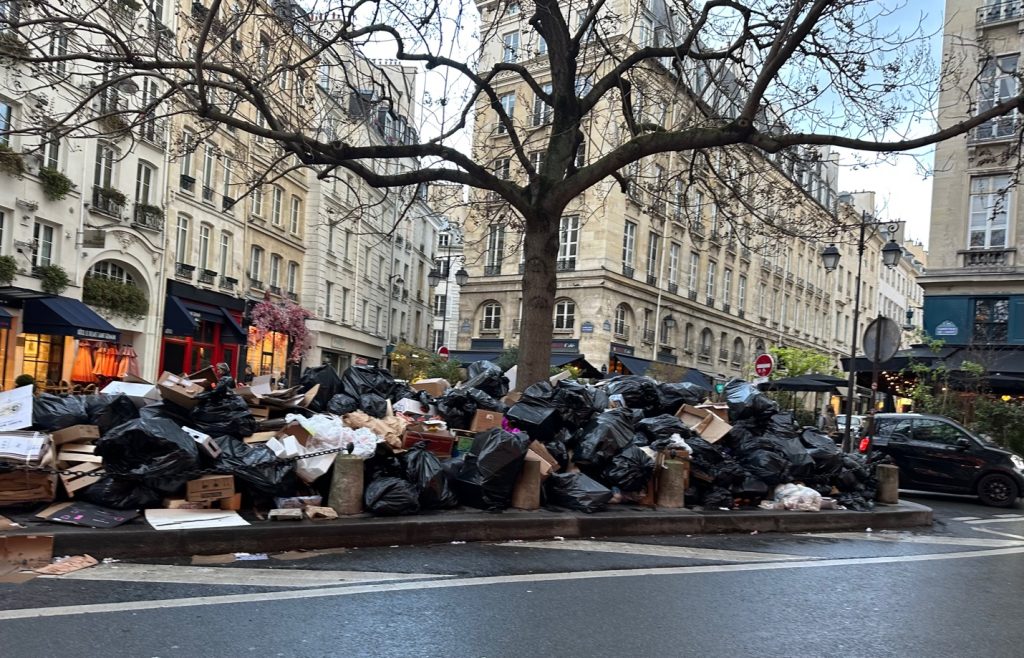 garbage strike in Paris